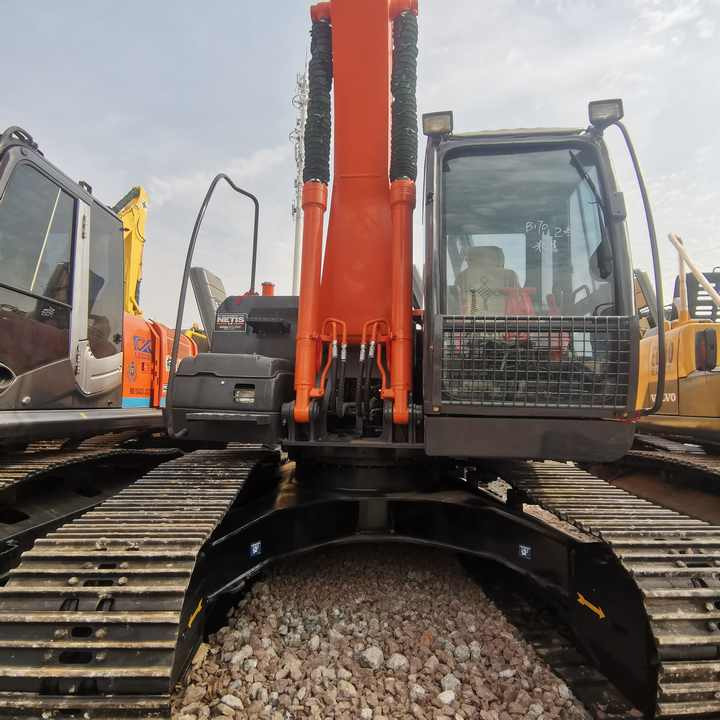 Original Japan Hitachi ZX200-3 Excavator Hitachi Excavator in Low Price for Hot Sale - حفارات زحافة: صور 4 Original Japan Hitachi ZX200-3 Excavator Hitachi Excavator in Low Price for Hot Sale - حفارات زحافة: صور 4