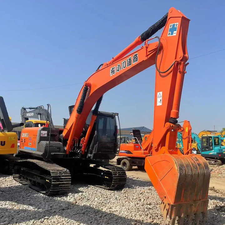 Original Japan Hitachi ZX200-3 Excavator Hitachi Excavator in Low Price for Hot Sale - حفارات زحافة: صور 2 Original Japan Hitachi ZX200-3 Excavator Hitachi Excavator in Low Price for Hot Sale - حفارات زحافة: صور 2