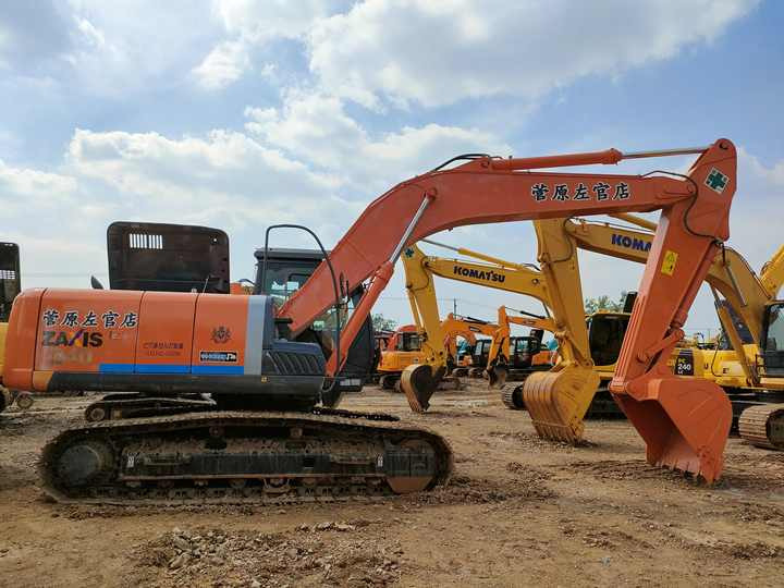 Original Japan Hitachi ZX240 Excavator Hitachi Excavator in Low Price for Hot Sale - حفارات زحافة: صور 4 Original Japan Hitachi ZX240 Excavator Hitachi Excavator in Low Price for Hot Sale - حفارات زحافة: صور 4