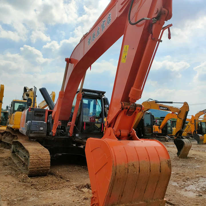 Original Japan Hitachi ZX240 Excavator Hitachi Excavator in Low Price for Hot Sale - حفارات زحافة: صور 5 Original Japan Hitachi ZX240 Excavator Hitachi Excavator in Low Price for Hot Sale - حفارات زحافة: صور 5