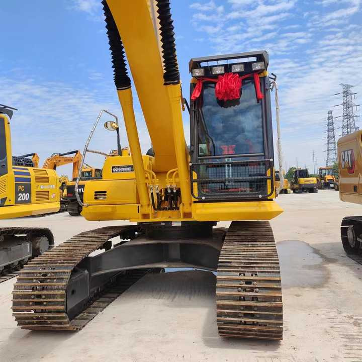 USED komatsu Pc200-8 Excavator with Good Condition for Sale - حفارات زحافة: صور 5 USED komatsu Pc200-8 Excavator with Good Condition for Sale - حفارات زحافة: صور 5