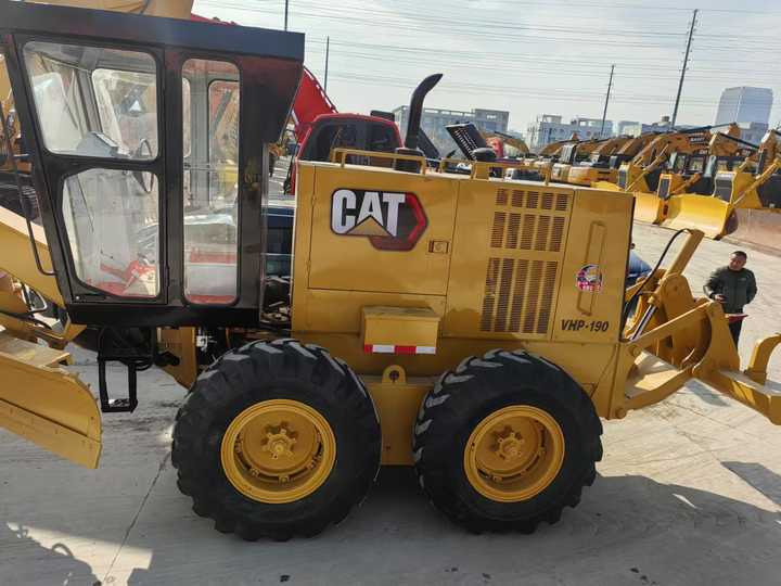 Used CAT 140k Model Grader Second Hand Machine Popular Brand JAPAN CAT Hydraulic Machinery - آلة تسوية الأرض: صور 4 Used CAT 140k Model Grader Second Hand Machine Popular Brand JAPAN CAT Hydraulic Machinery - آلة تسوية الأرض: صور 4