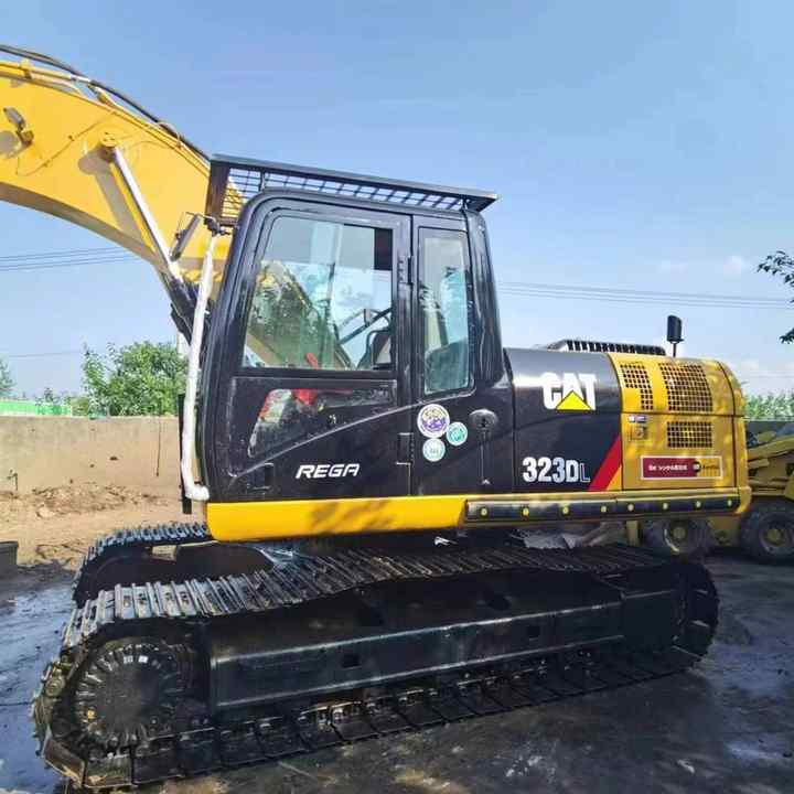 Used Digger CAT 323DL Construction Machinery Construction Digger Used CAT 323DL Cheap Excavator - حفارات زحافة: صور 1 Used Digger CAT 323DL Construction Machinery Construction Digger Used CAT 323DL Cheap Excavator - حفارات زحافة: صور 1