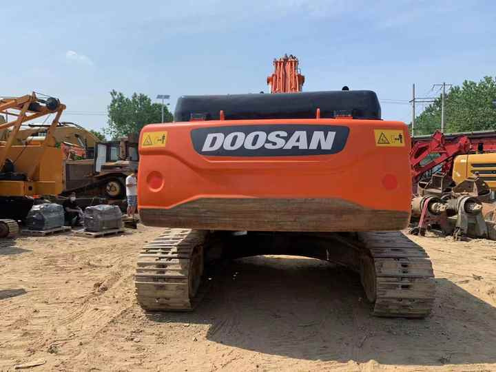 Used Digger DOOSAN DX300 Construction Machinery Construction Digger Used DOOSAN DX300 Cheap Excavator - حفارات زحافة: صور 4 Used Digger DOOSAN DX300 Construction Machinery Construction Digger Used DOOSAN DX300 Cheap Excavator - حفارات زحافة: صور 4