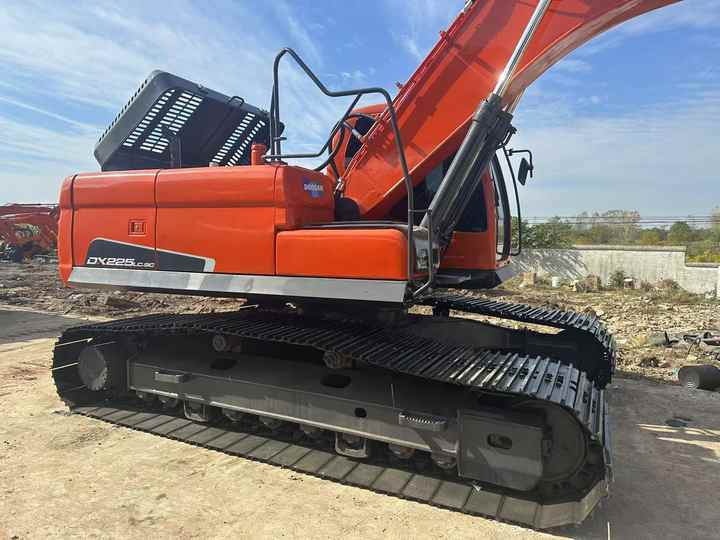 Used Doosan DX225LC-9C Excellent Performance Running Working Condition Strong Power for Sale - حفارات زحافة: صور 4 Used Doosan DX225LC-9C Excellent Performance Running Working Condition Strong Power for Sale - حفارات زحافة: صور 4