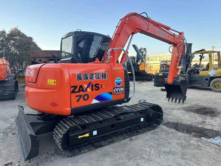 Used Excavator Good Quality Low Price Hitachi ZX70 Excavator in Good Condition for Sale - حفارات زحافة: صور 3 Used Excavator Good Quality Low Price Hitachi ZX70 Excavator in Good Condition for Sale - حفارات زحافة: صور 3