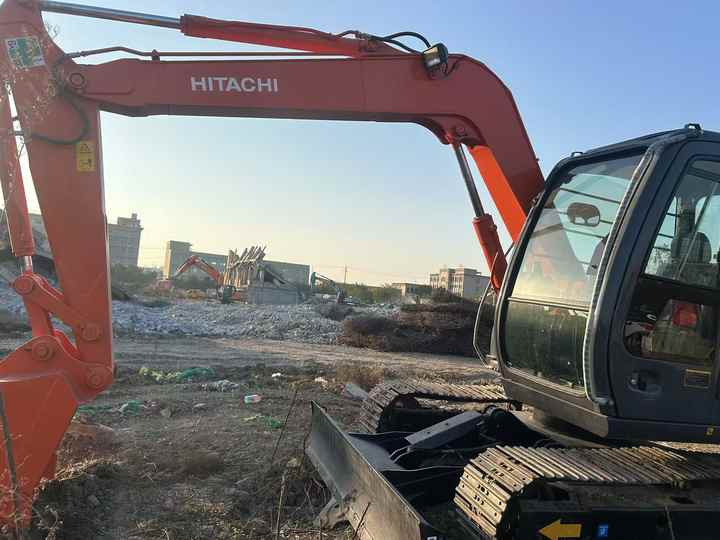 Used HITACHI ZX70 Model Mini Excavator Second Hand Machine Popular Brand Japan Hitachi Hydraulic Machinery - حفارة: صور 2 Used HITACHI ZX70 Model Mini Excavator Second Hand Machine Popular Brand Japan Hitachi Hydraulic Machinery - حفارة: صور 2