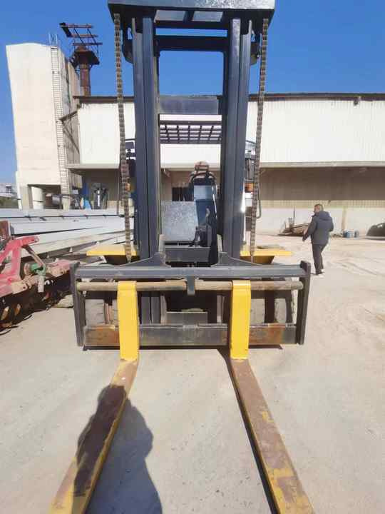 تأجير  Used Original Japan Brand komatsu 15tons Forklift for Sale  Low Working Hours Strong Power [ Copy ] Used Original Japan Brand komatsu 15tons Forklift for Sale  Low Working Hours Strong Power [ Copy ]: صور 6