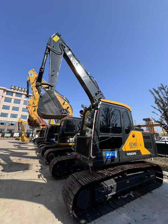 Used Volvo 14 Tonne Crawler Excavator Volvo Ec140 Excavator Good Condition Low Price Good Quality for Sale - حفارات زحافة: صور 4 Used Volvo 14 Tonne Crawler Excavator Volvo Ec140 Excavator Good Condition Low Price Good Quality for Sale - حفارات زحافة: صور 4