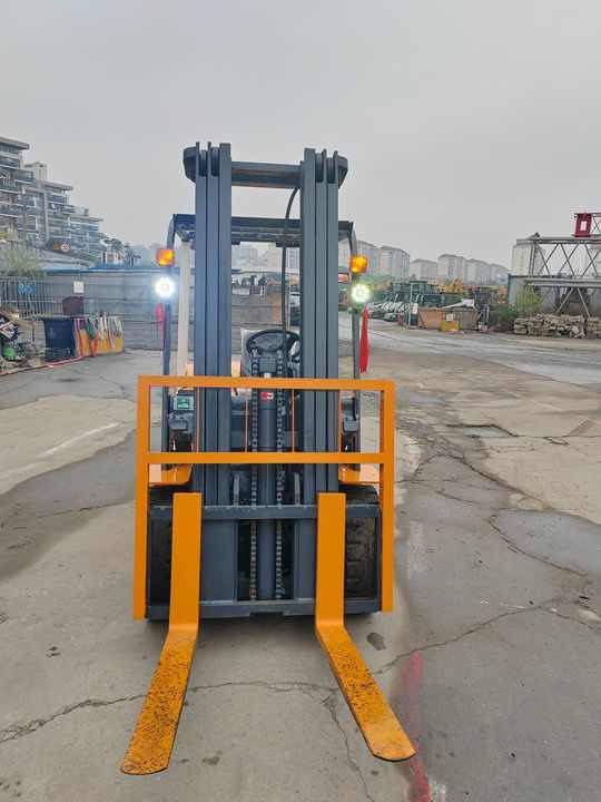 تأجير  Very Cheap Price 3 Tonne TCM Forklift  Run Performance TCM30 Forklift  for Sale [ Copy ] Very Cheap Price 3 Tonne TCM Forklift  Run Performance TCM30 Forklift  for Sale [ Copy ]: صور 6