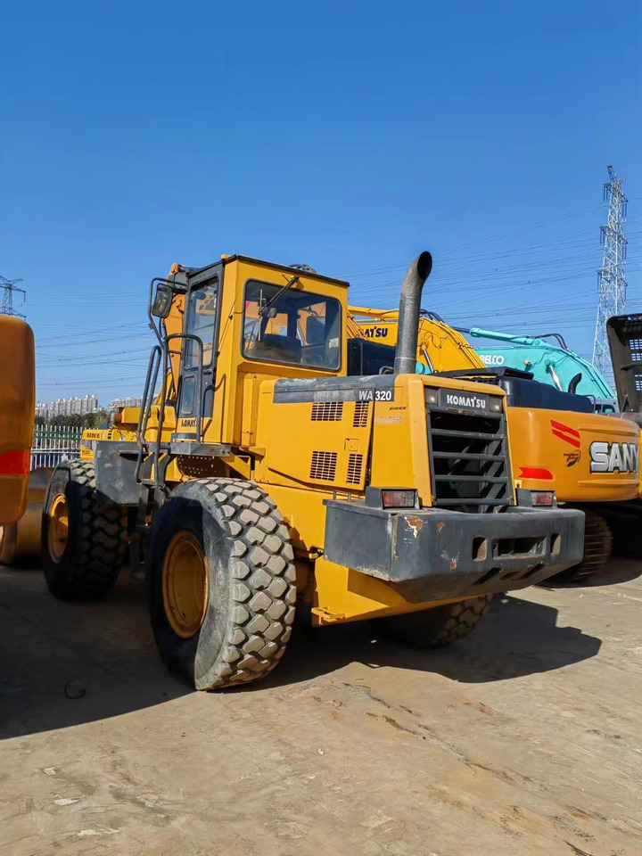 Komatsu wa320-3 - اللودر بعجل: صور 3 Komatsu wa320-3 - اللودر بعجل: صور 3
