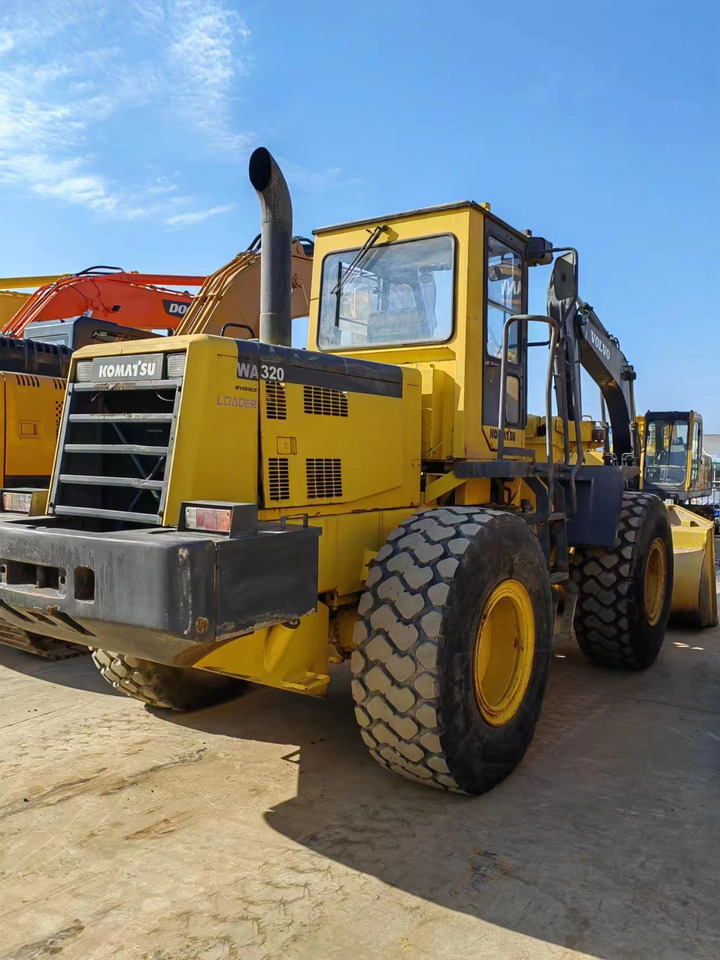 Komatsu wa320-3 - اللودر بعجل: صور 2 Komatsu wa320-3 - اللودر بعجل: صور 2