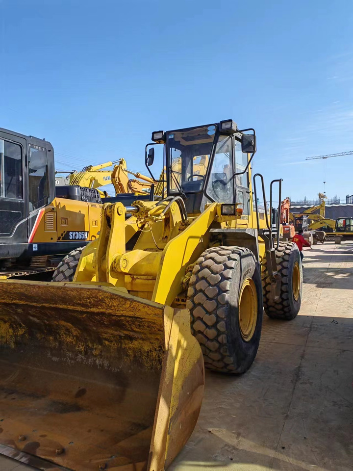 Komatsu wa320-3 - اللودر بعجل: صور 1 Komatsu wa320-3 - اللودر بعجل: صور 1