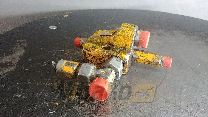 Danfoss B80 152B0065 - صمامات هيدروليكية - آلات البناء: صور 1 Danfoss B80 152B0065 - صمامات هيدروليكية - آلات البناء: صور 1