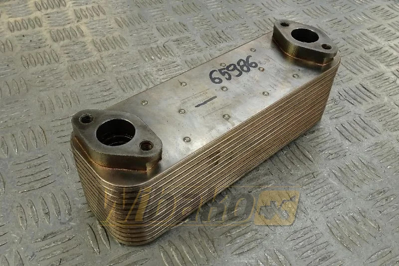 Liebherr 10325001 - مبرد الزيت - آلات البناء: صور 1 Liebherr 10325001 - مبرد الزيت - آلات البناء: صور 1