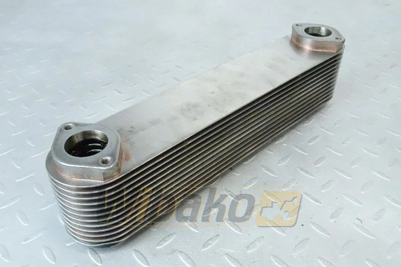 Liebherr 10325002 - مبرد الزيت - آلات البناء: صور 1 Liebherr 10325002 - مبرد الزيت - آلات البناء: صور 1