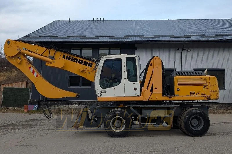 Liebherr A924C - حفارة النقل والشحن: صور 2 Liebherr A924C - حفارة النقل والشحن: صور 2