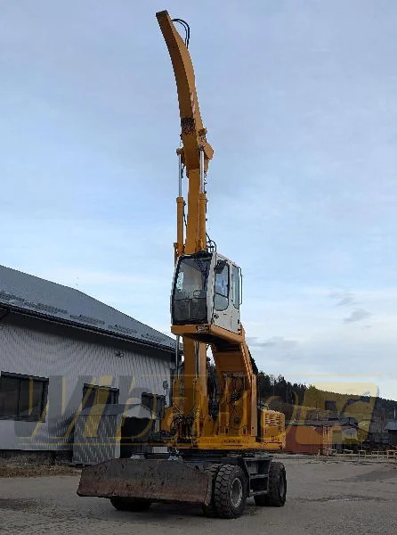 Liebherr A924C - حفارة النقل والشحن: صور 4 Liebherr A924C - حفارة النقل والشحن: صور 4