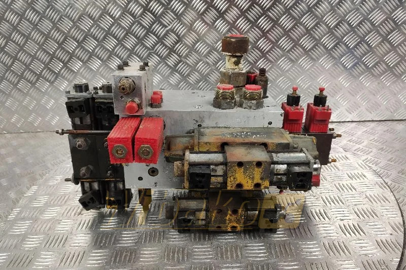 Parker HFC32521B 79260035 - صمامات هيدروليكية - آلات البناء: صور 1 Parker HFC32521B 79260035 - صمامات هيدروليكية - آلات البناء: صور 1