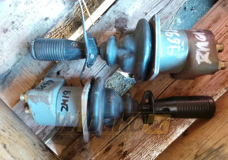 Rexroth 4TH6U12.13/1M - صمامات هيدروليكية - آلات البناء: صور 1 Rexroth 4TH6U12.13/1M - صمامات هيدروليكية - آلات البناء: صور 1