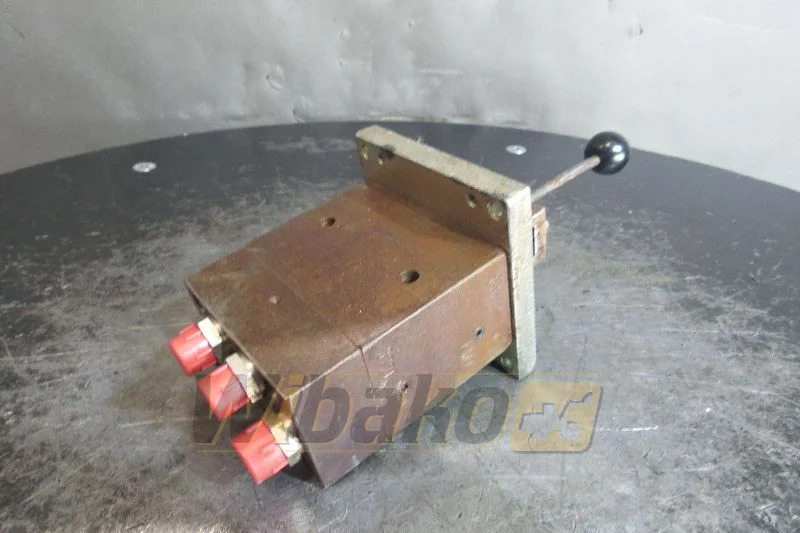 Volvo Akerman EC230 - صمامات هيدروليكية - آلات البناء: صور 2 Volvo Akerman EC230 - صمامات هيدروليكية - آلات البناء: صور 2