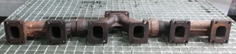 Volvo D12C 20533286 - مشعب العادم - آلات البناء: صور 1 Volvo D12C 20533286 - مشعب العادم - آلات البناء: صور 1