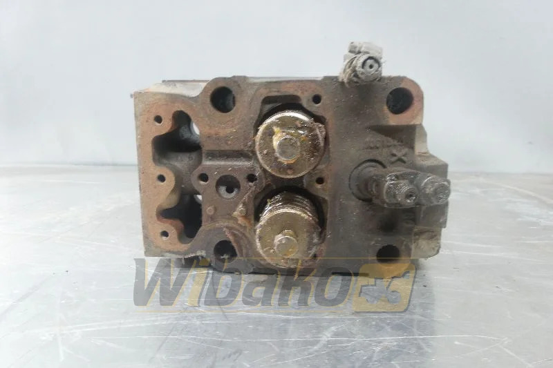 Volvo TD103 - اسطوانة رئيس - آلات البناء: صور 1 Volvo TD103 - اسطوانة رئيس - آلات البناء: صور 1