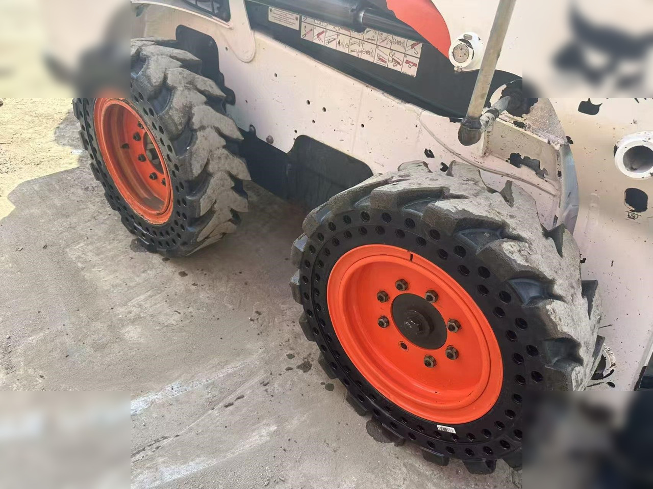 BOBCAT S550 - شيول صغير: صور 3 BOBCAT S550 - شيول صغير: صور 3