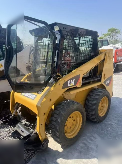 CATERPILLAR 226B3 - شيول صغير: صور 1 CATERPILLAR 226B3 - شيول صغير: صور 1