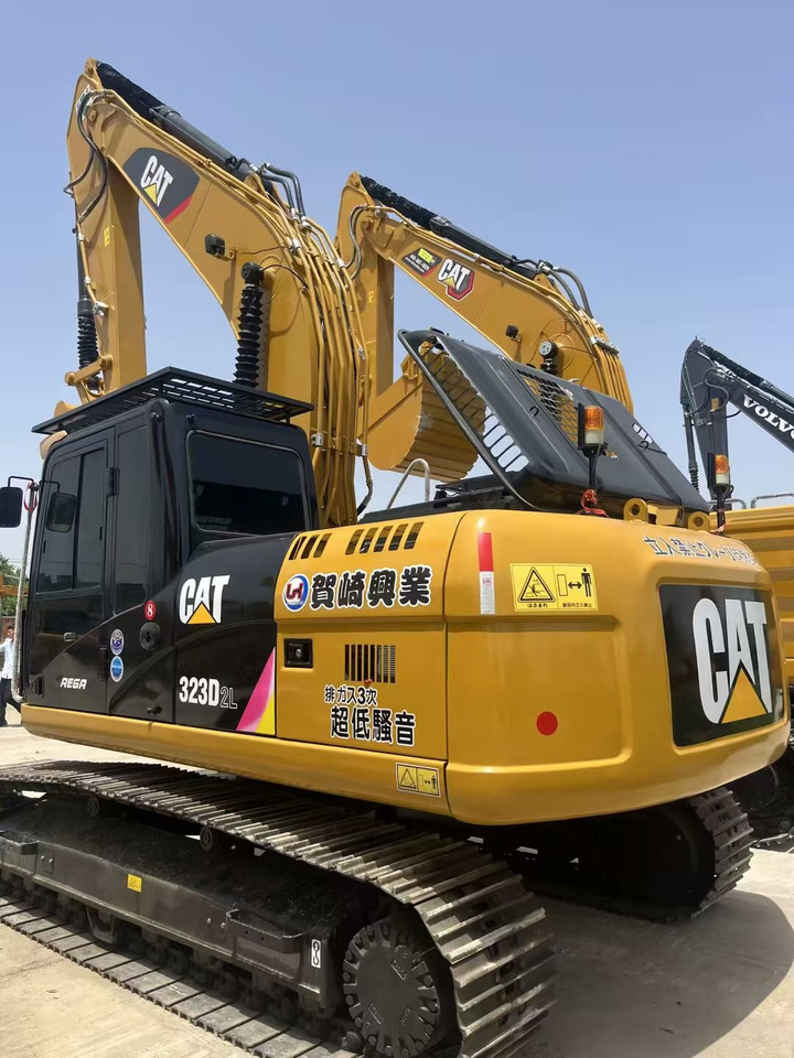حفارات زحافة CATERPILLAR 323D2L: صور 13