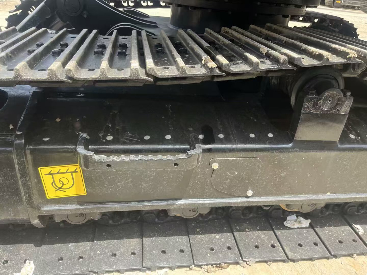 حفارات زحافة CATERPILLAR 323D2L: صور 9