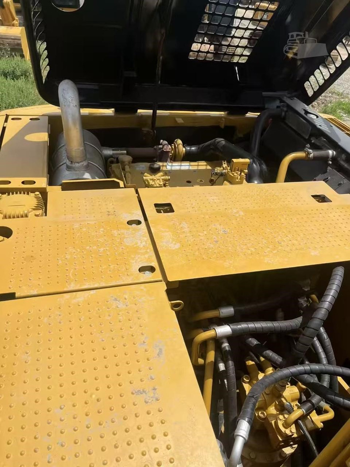 CATERPILLAR 323D2 - حفارات زحافة: صور 4 CATERPILLAR 323D2 - حفارات زحافة: صور 4