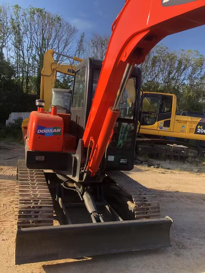 DOOSAN 55-9c - حفارة مصغرة: صور 1 DOOSAN 55-9c - حفارة مصغرة: صور 1
