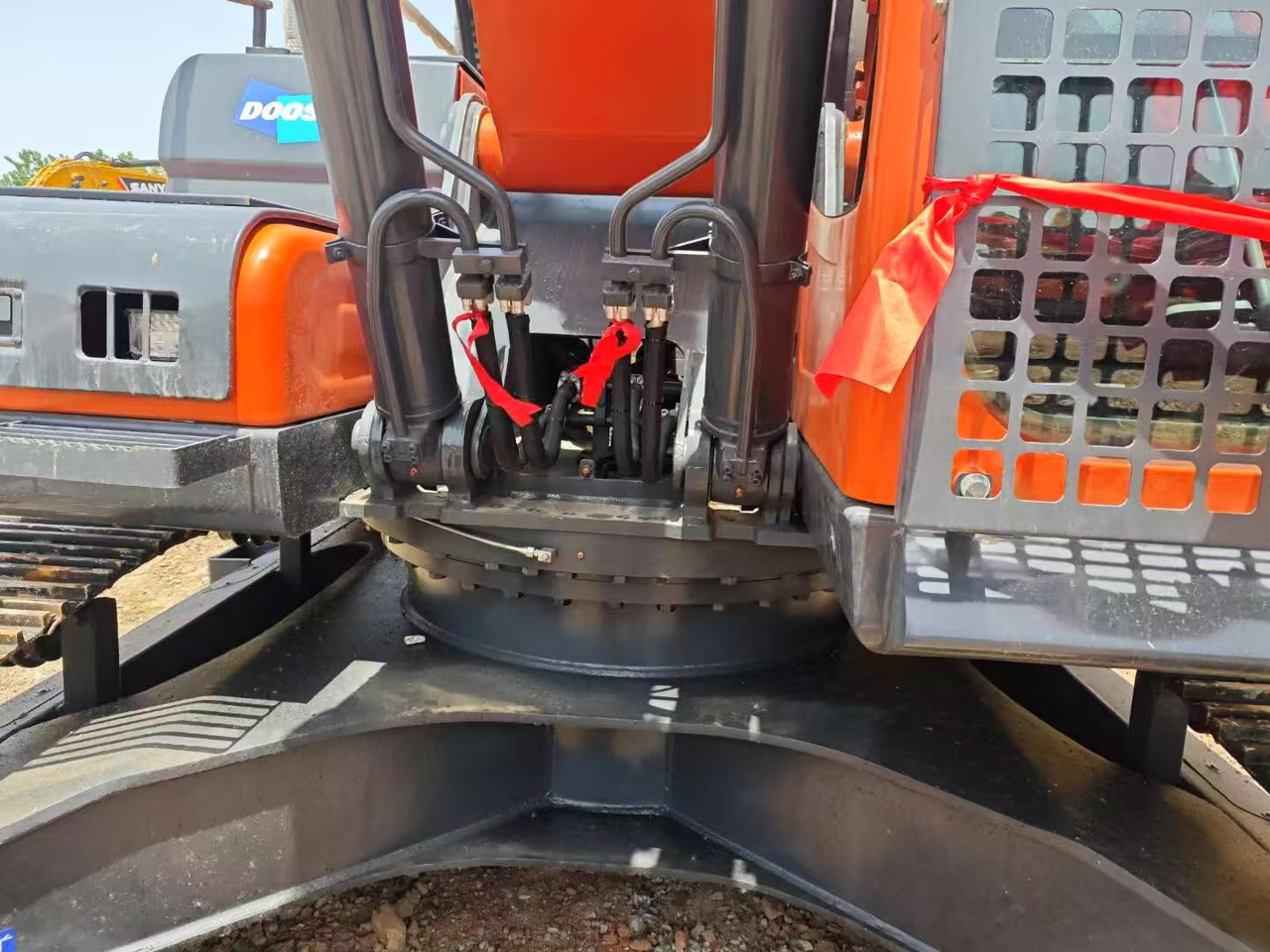 حفارات زحافة DOOSAN DX300: صور 8