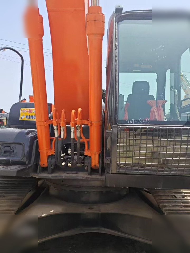 HITACHI EX160 LC - حفارات زحافة: صور 4 HITACHI EX160 LC - حفارات زحافة: صور 4