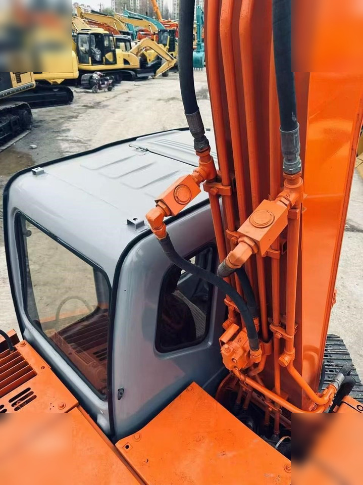 HITACHI EX60-5 - حفارات زحافة: صور 4 HITACHI EX60-5 - حفارات زحافة: صور 4