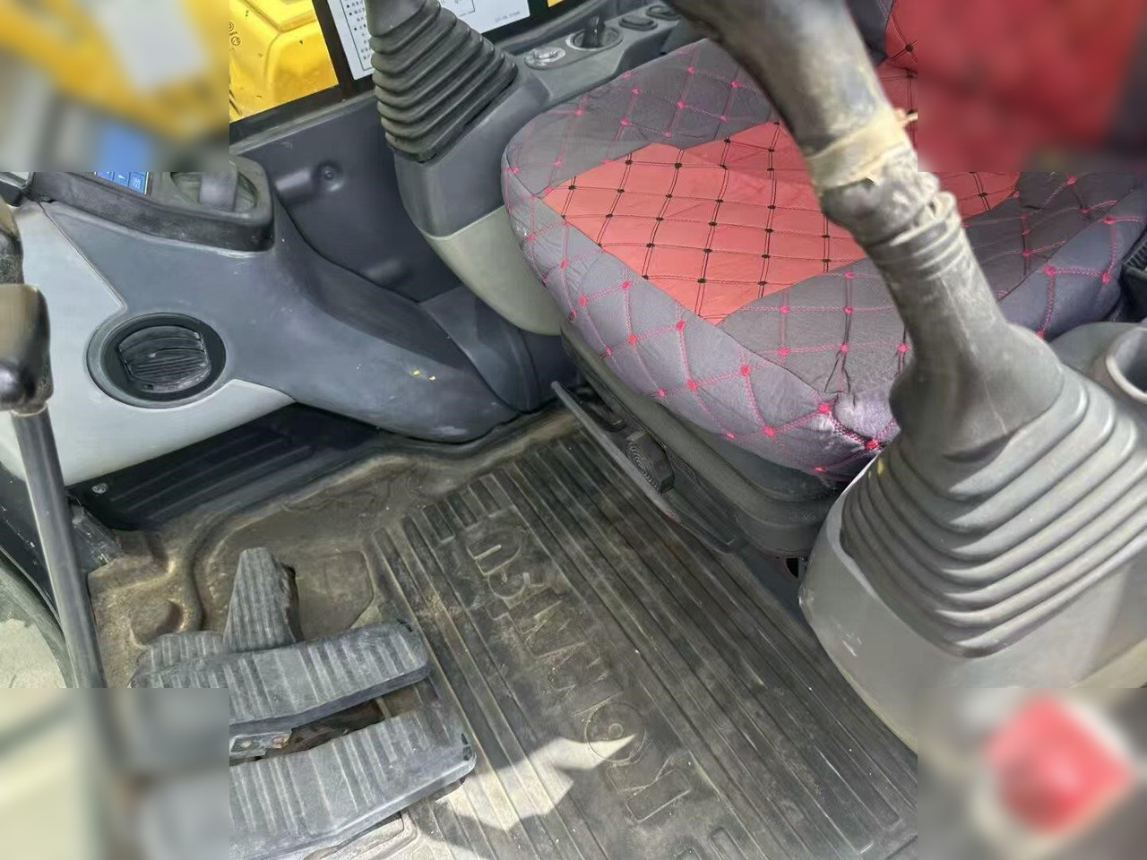 حفارات زحافة KOMATSU PC200-8: صور 11