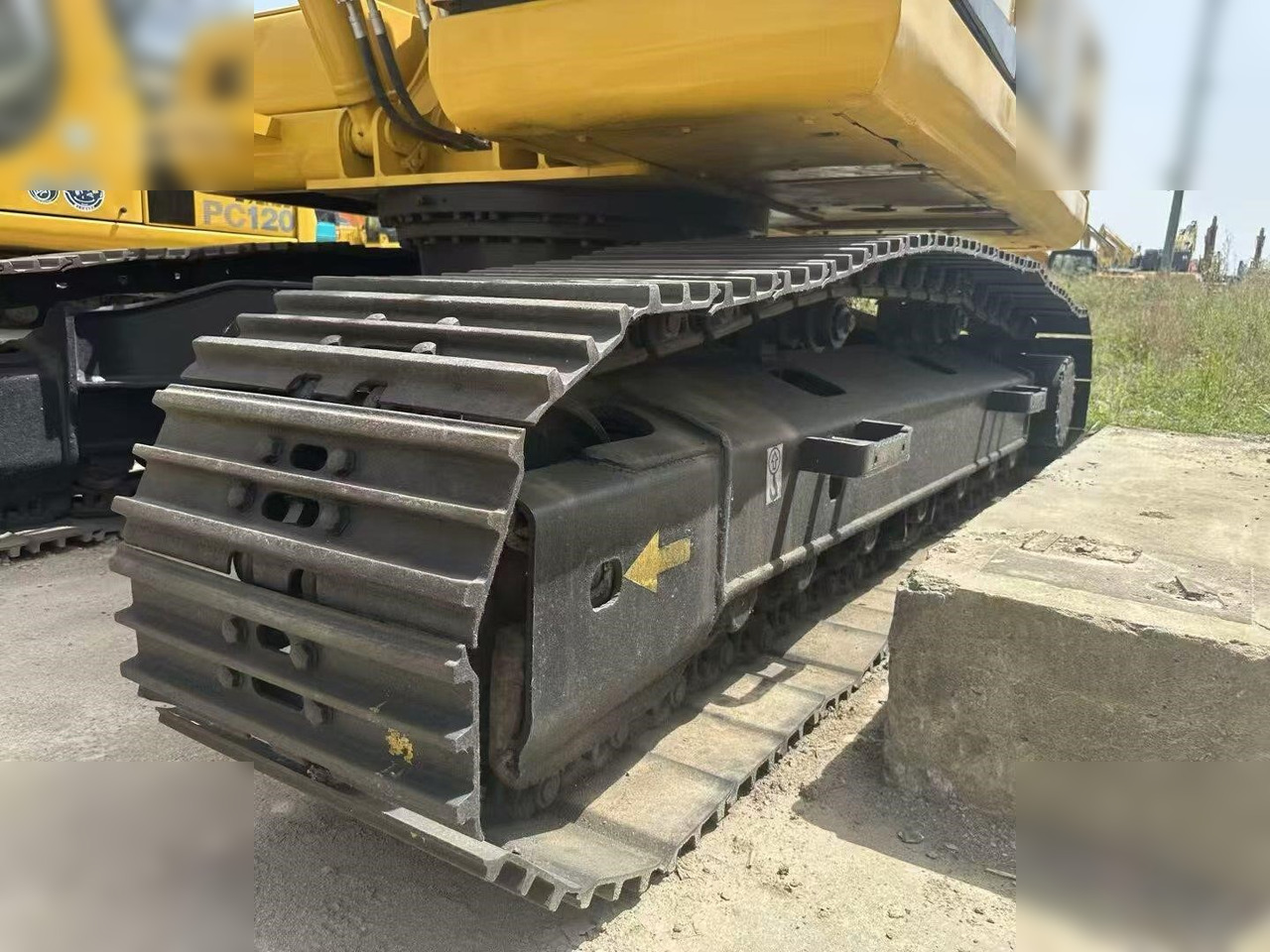 حفارات زحافة KOMATSU PC200-8: صور 6