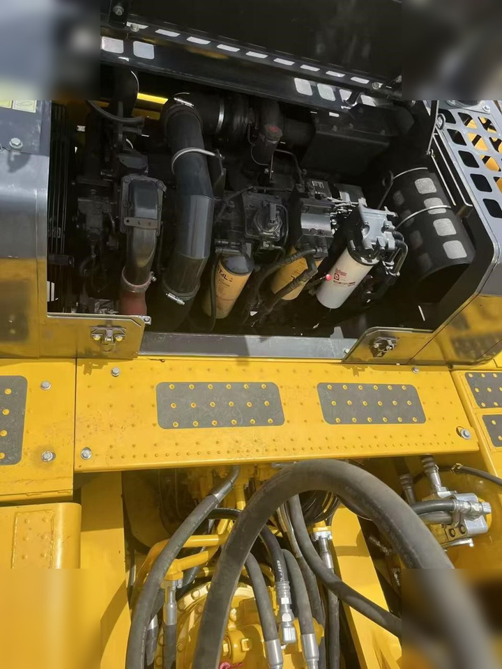 حفارات زحافة KOMATSU PC400 LC-8: صور 11