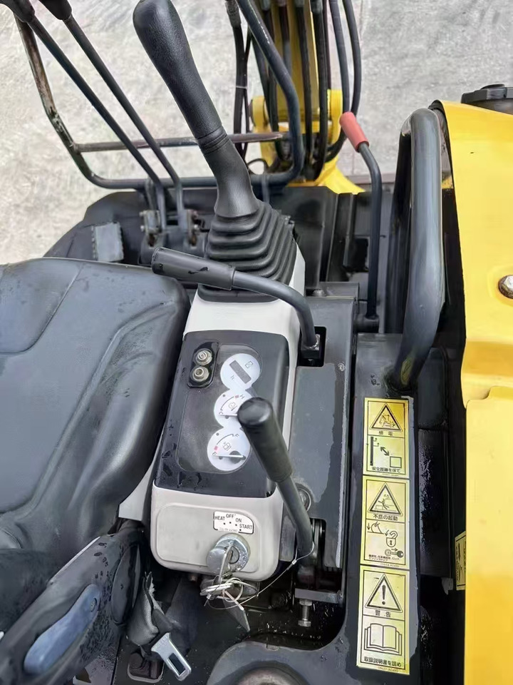 KOMATSU pc20MR - حفارة مصغرة: صور 5 KOMATSU pc20MR - حفارة مصغرة: صور 5