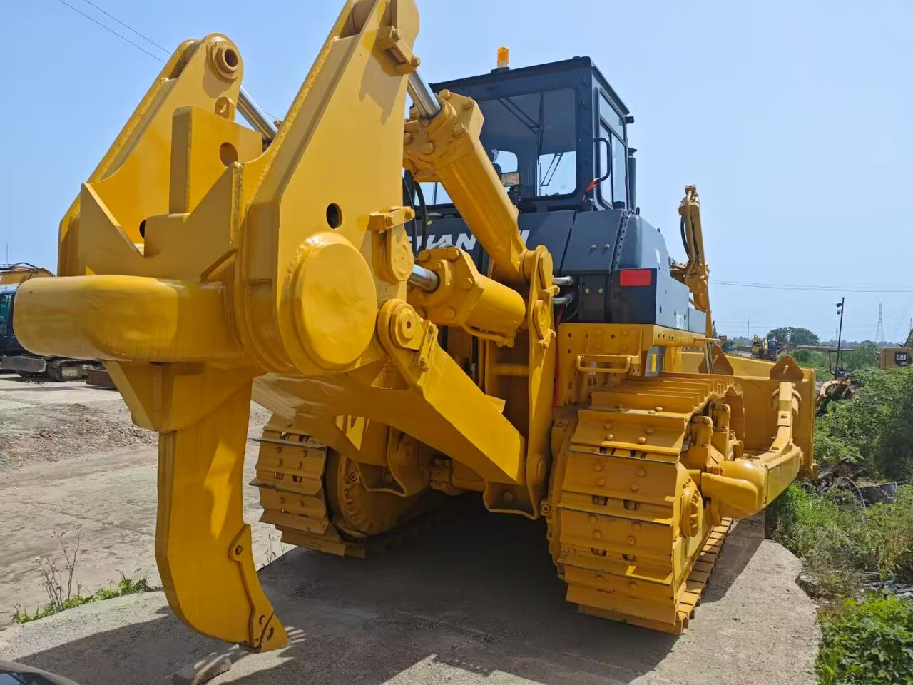 بلدوزر SHANTUI SD32: صور 12