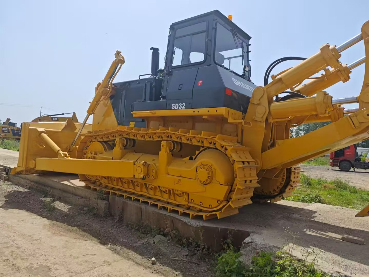 بلدوزر SHANTUI SD32: صور 10
