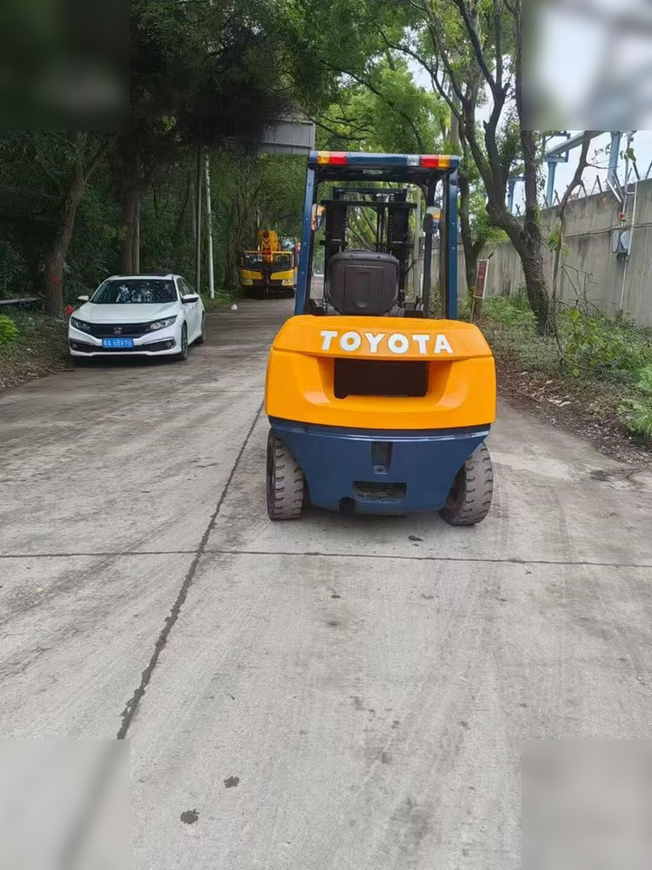 TOYOTA 8FGU30 - رافعة شوكية: صور 2 TOYOTA 8FGU30 - رافعة شوكية: صور 2