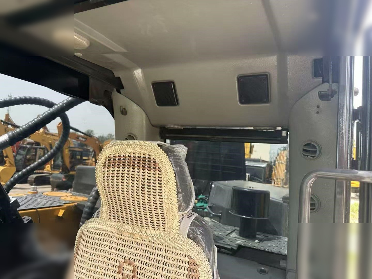 VOLVO EC300 - حفارات زحافة: صور 2 VOLVO EC300 - حفارات زحافة: صور 2