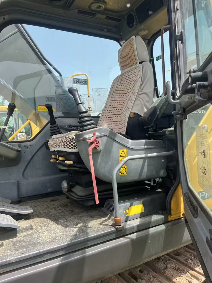 Volvo EC210 - حفارات زحافة: صور 2 Volvo EC210 - حفارات زحافة: صور 2