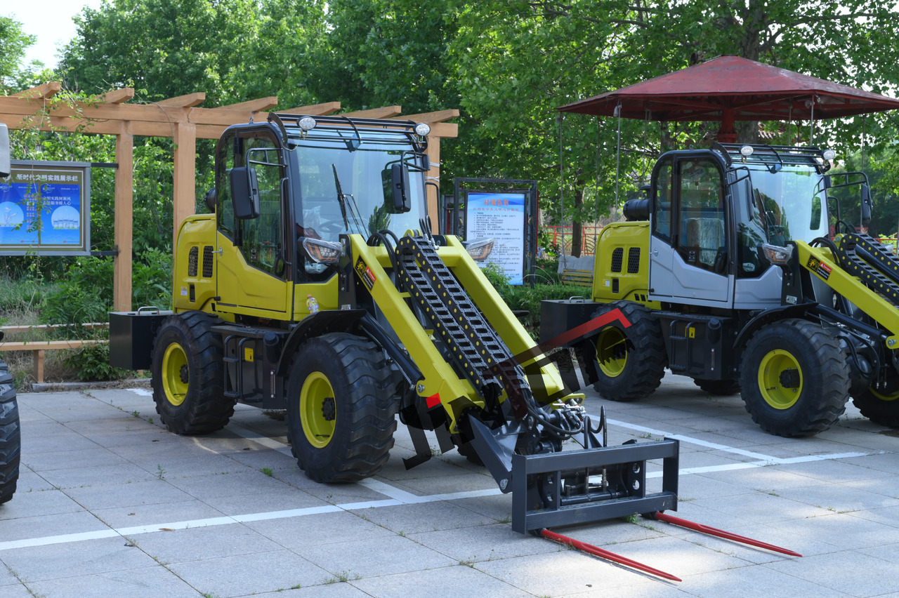 Telescopic Wheel Loader with cabin - جرافة ذات عجلات تلسكوبية: صور 4 Telescopic Wheel Loader with cabin - جرافة ذات عجلات تلسكوبية: صور 4