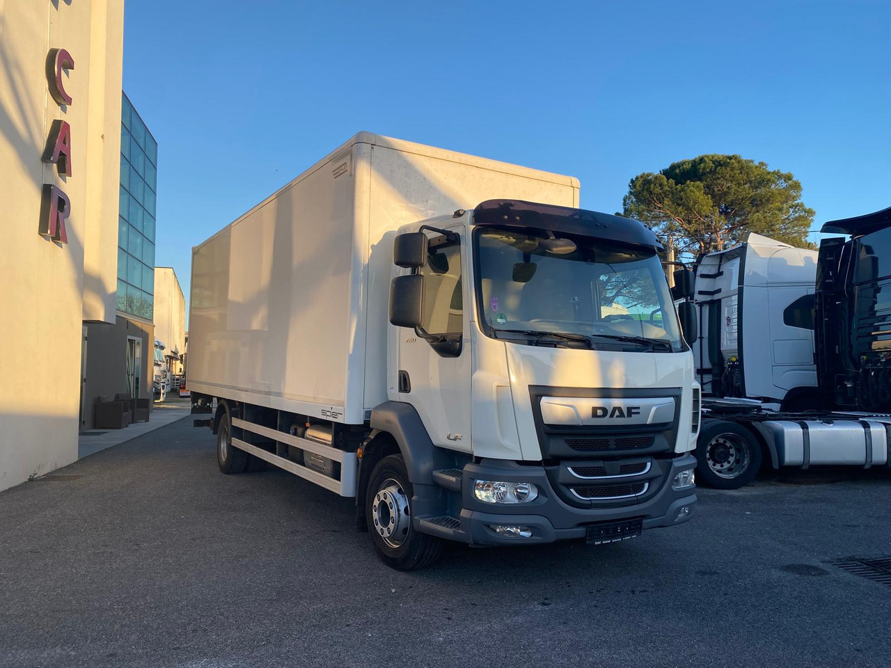 DAF LF 260 FA - بصندوق مغلق شاحنة: صور 3 DAF LF 260 FA - بصندوق مغلق شاحنة: صور 3
