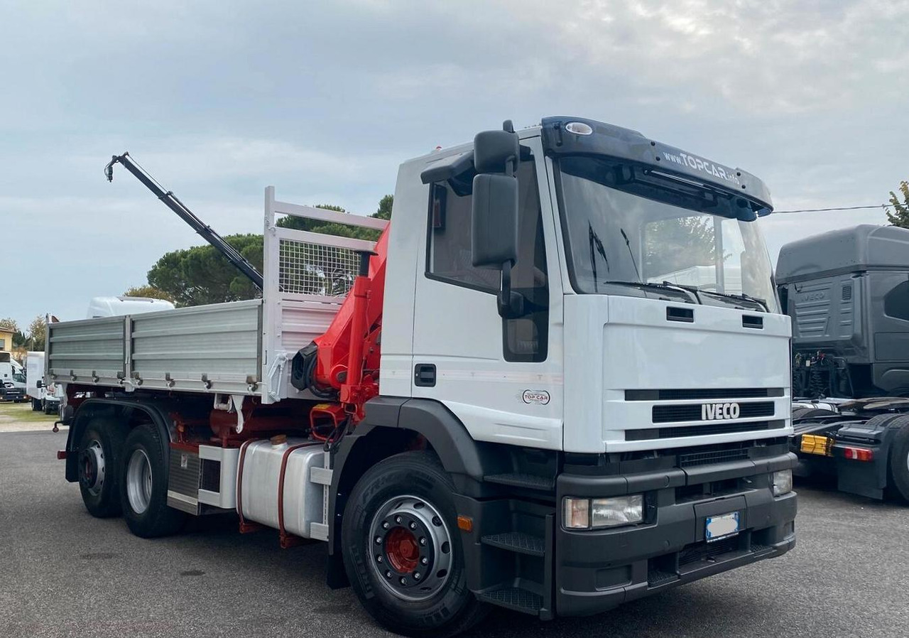 IVECO 440E38 RIBALTABILE TRILATERALE E GRU FASSI - شاحنات مسطحة, شاحنة كرين: صور 3 IVECO 440E38 RIBALTABILE TRILATERALE E GRU FASSI - شاحنات مسطحة, شاحنة كرين: صور 3