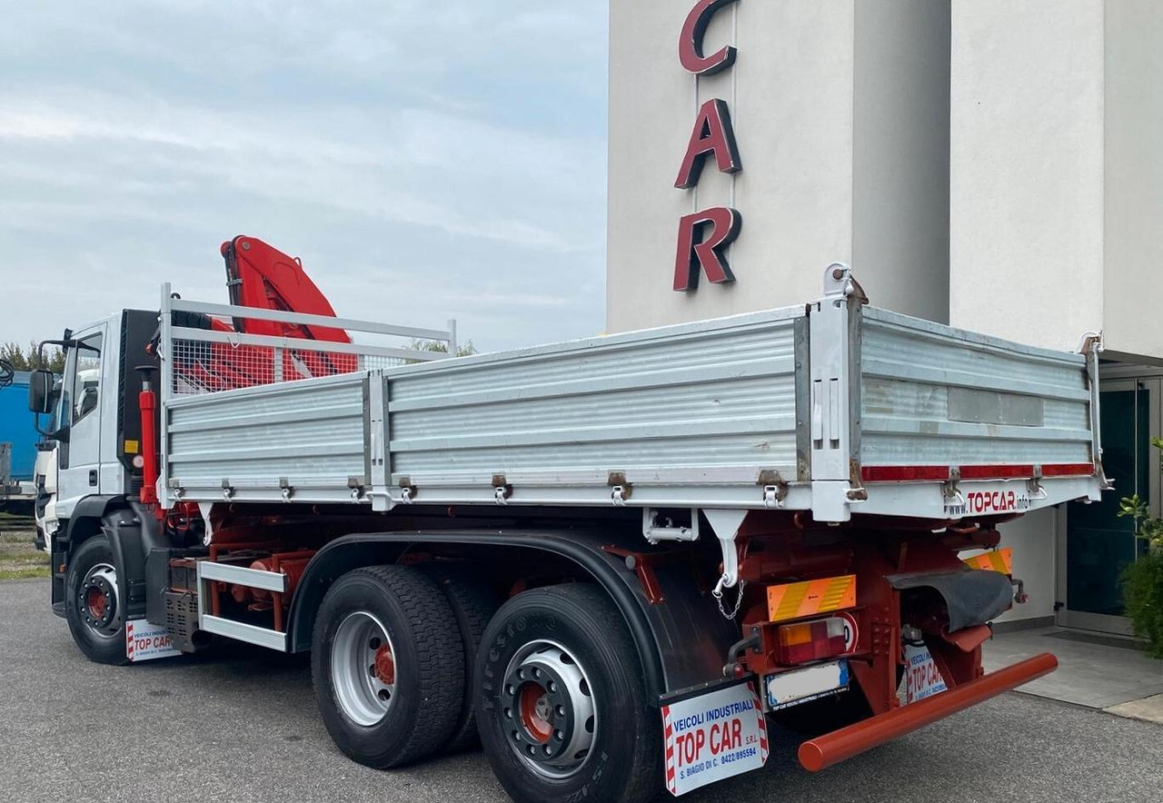 IVECO 440E38 RIBALTABILE TRILATERALE E GRU FASSI - شاحنات مسطحة, شاحنة كرين: صور 5 IVECO 440E38 RIBALTABILE TRILATERALE E GRU FASSI - شاحنات مسطحة, شاحنة كرين: صور 5