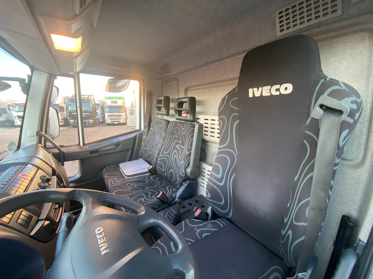 IVECO EUROCARGO 75E19 - بصندوق مغلق شاحنة: صور 5 IVECO EUROCARGO 75E19 - بصندوق مغلق شاحنة: صور 5